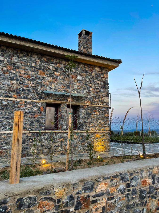 Modern Stone Villas With Swimming Pool Αλιβέρι Εξωτερικό φωτογραφία