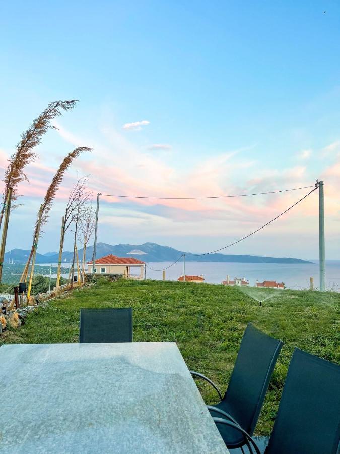 Modern Stone Villas With Swimming Pool Αλιβέρι Εξωτερικό φωτογραφία