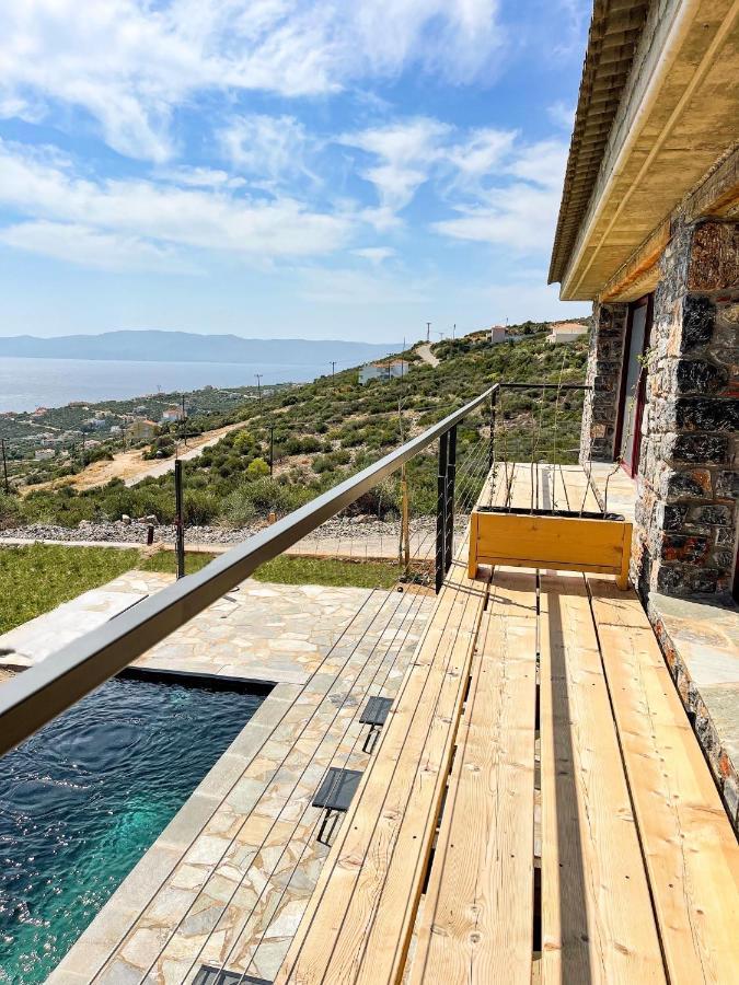 Modern Stone Villas With Swimming Pool Αλιβέρι Εξωτερικό φωτογραφία