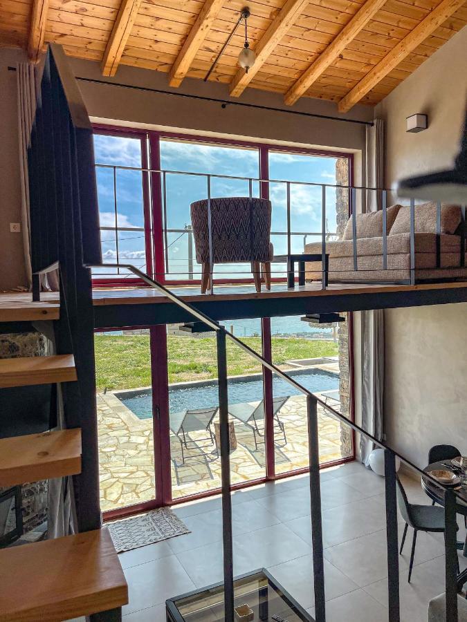 Modern Stone Villas With Swimming Pool Αλιβέρι Εξωτερικό φωτογραφία