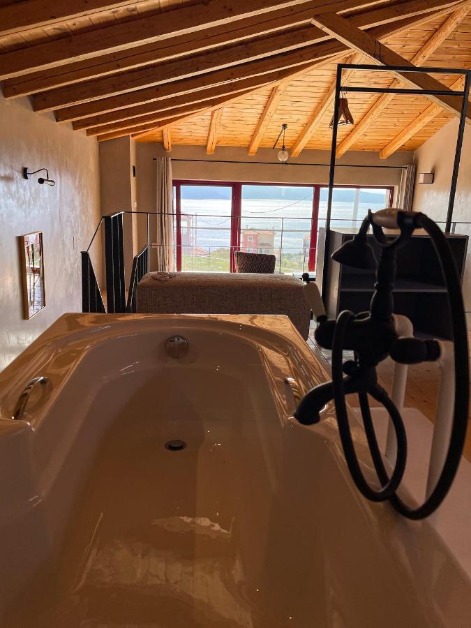 Modern Stone Villas With Swimming Pool Αλιβέρι Εξωτερικό φωτογραφία