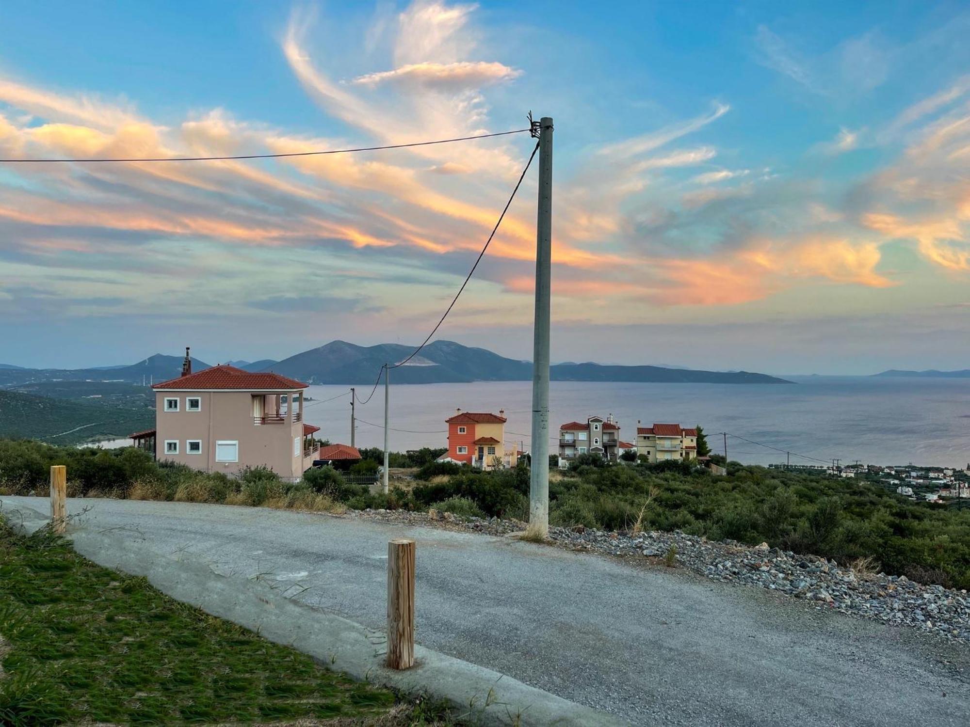 Modern Stone Villas With Swimming Pool Αλιβέρι Εξωτερικό φωτογραφία
